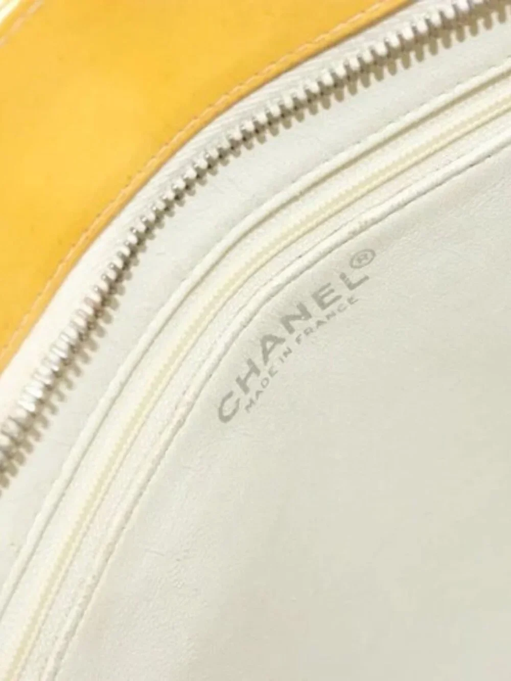 CHANEL Standard Tote Bag Patent leather Yellow CC Auth 177242